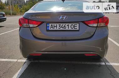 Седан Hyundai Elantra 2012 в Маріуполі