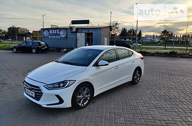 Седан Hyundai Elantra 2017 в Киеве