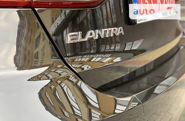 Седан Hyundai Elantra 2017 в Луцке