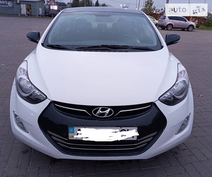 Седан Hyundai Elantra 2013 в Киеве