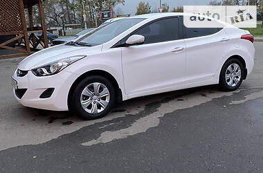Седан Hyundai Elantra 2013 в Ровно