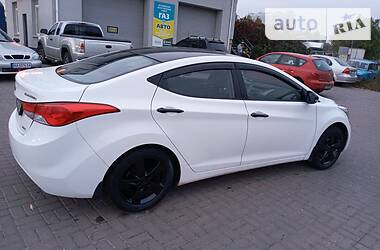 Седан Hyundai Elantra 2013 в Киеве