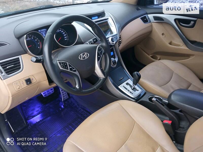 Седан Hyundai Elantra 2012 в Василькове
