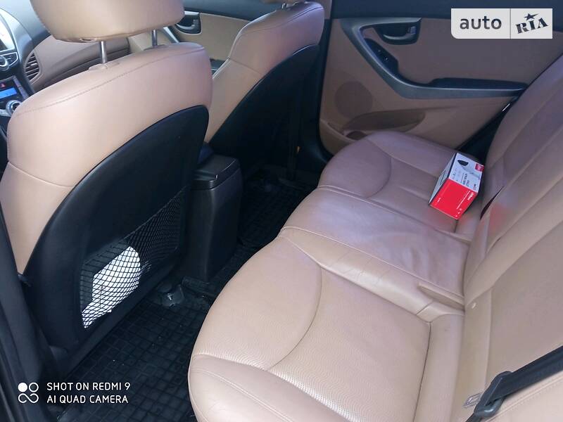 Седан Hyundai Elantra 2012 в Василькове