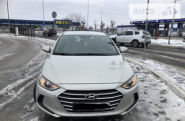 Седан Hyundai Elantra 2017 в Киеве