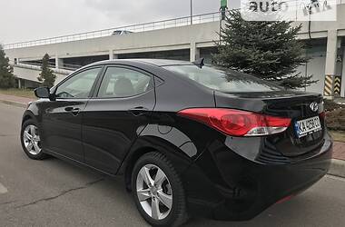 Седан Hyundai Elantra 2012 в Киеве