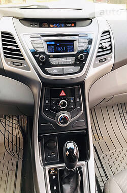 Седан Hyundai Elantra 2014 в 