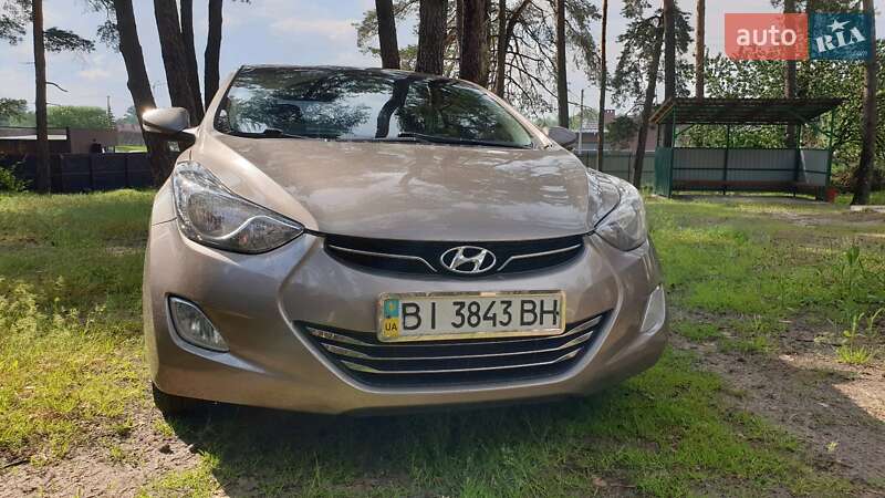 Седан Hyundai Elantra 2011 в Полтаве