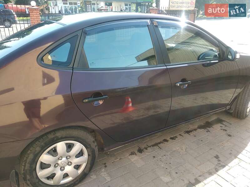 Седан Hyundai Elantra 2010 в Вінниці