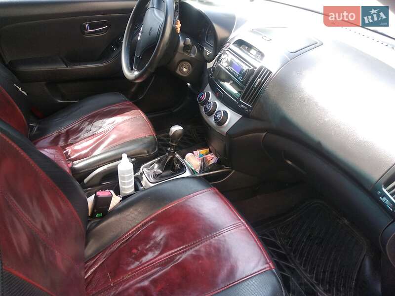 Седан Hyundai Elantra 2010 в Вінниці