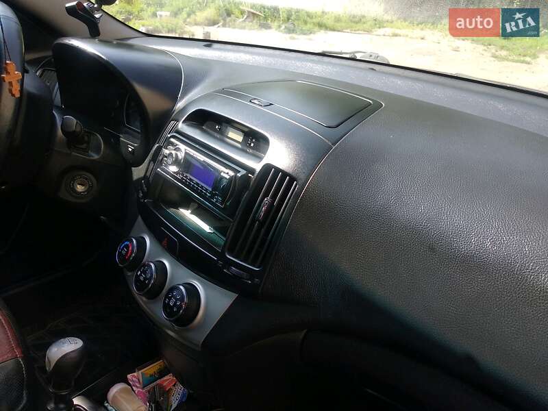 Седан Hyundai Elantra 2010 в Вінниці