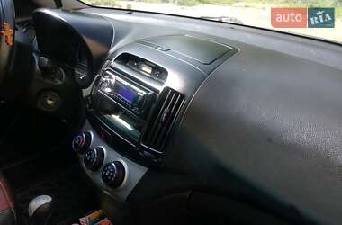 Седан Hyundai Elantra 2010 в Виннице