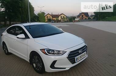 Седан Hyundai Elantra 2017 в Львові