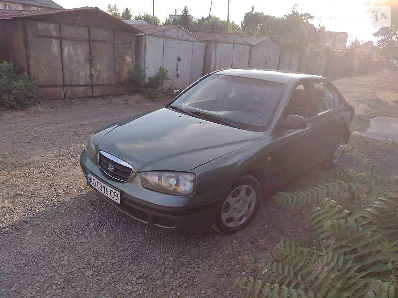 Седан Hyundai Elantra 2000 в Ужгороде