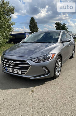 Седан Hyundai Elantra 2015 в Києві