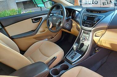 Седан Hyundai Elantra 2013 в 