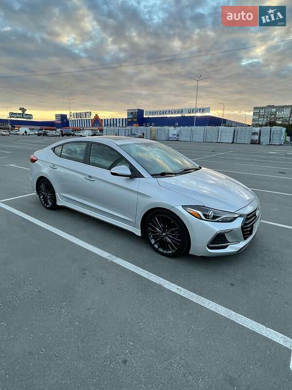 Седан Hyundai Elantra 2017 в Кропивницком
