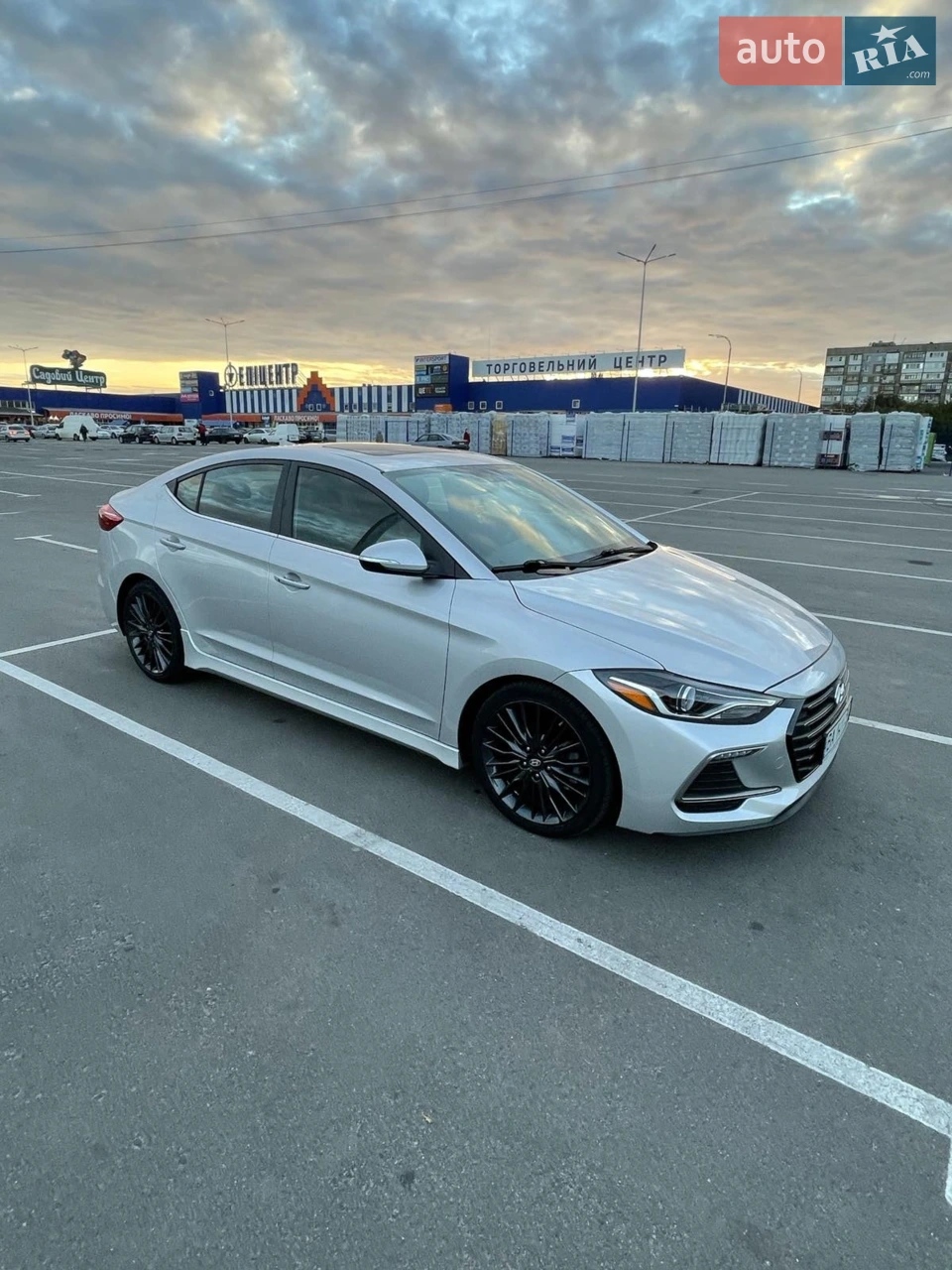 2017 Hyundai Elantra - мініатюра 3