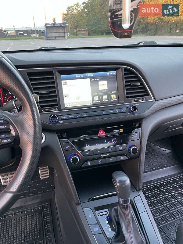 Седан Hyundai Elantra 2017 в Кропивницком