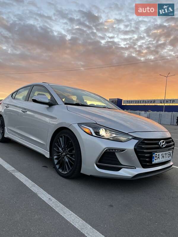Седан Hyundai Elantra 2017 в Кропивницком