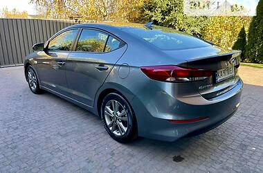 Седан Hyundai Elantra 2018 в Києві