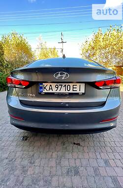 Седан Hyundai Elantra 2018 в Києві