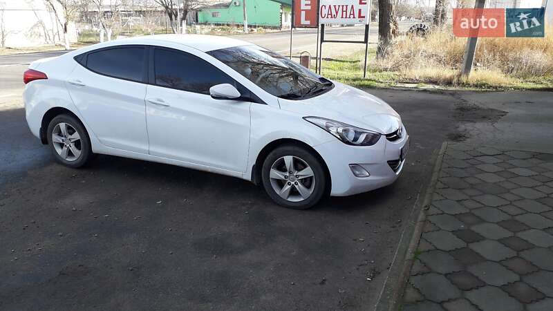 Седан Hyundai Elantra 2013 в Татарбунарах фото 4 Седан Hyundai Elantra 2013 в Татарбунарах