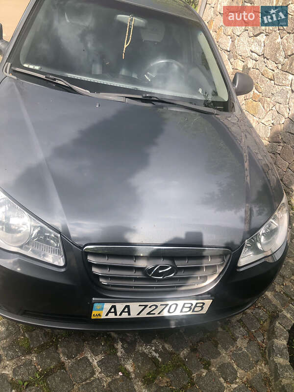 Седан Hyundai Elantra 2008 в Киеве