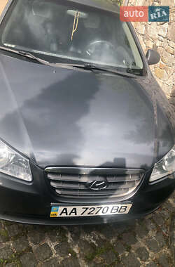 Седан Hyundai Elantra 2008 в Киеве