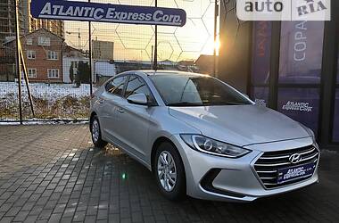 Седан Hyundai Elantra 2016 в Львове