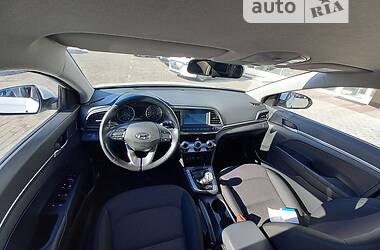 Седан Hyundai Elantra 2019 в Полтаве