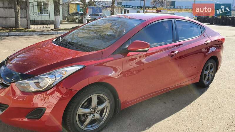 Hyundai Elantra 2013