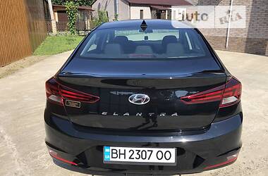 Седан Hyundai Elantra 2019 в Подольске