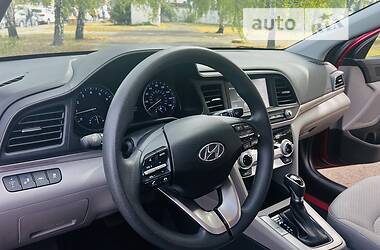 Седан Hyundai Elantra 2018 в Киеве