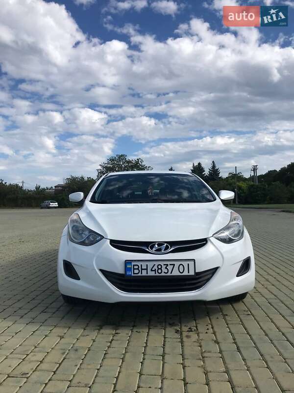 Hyundai Elantra 2013