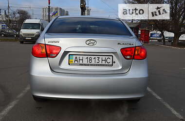 Седан Hyundai Elantra 2008 в Киеве
