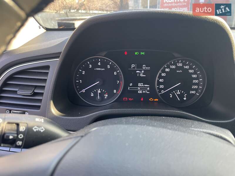 Седан Hyundai Elantra 2018 в Киеве