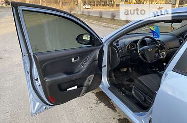 Седан Hyundai Elantra 2011 в Днепре