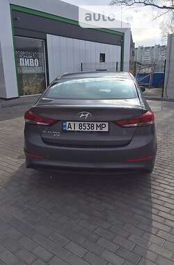 Седан Hyundai Elantra 2017 в 