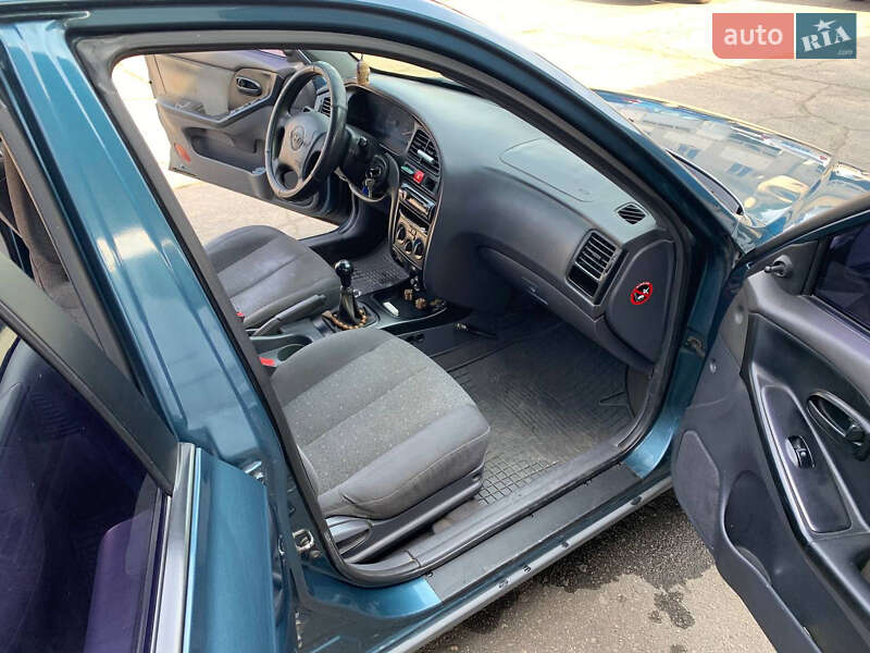 Седан Hyundai Elantra 2002 в Днепре