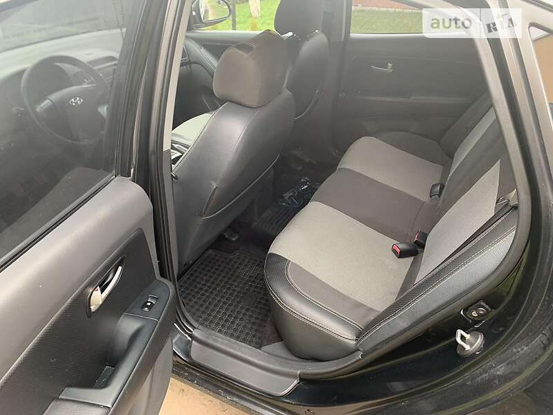 Седан Hyundai Elantra 2008 в Львове