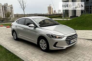 Седан Hyundai Elantra 2018 в 