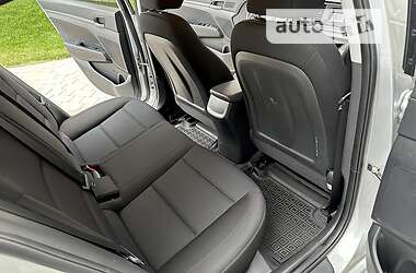 Седан Hyundai Elantra 2018 в 