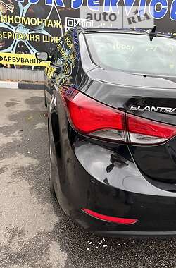 Седан Hyundai Elantra 2014 в Ужгороді