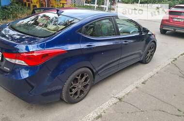 Седан Hyundai Elantra 2012 в Киеве