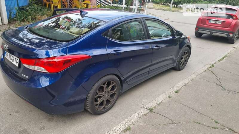 Седан Hyundai Elantra 2012 в Киеве