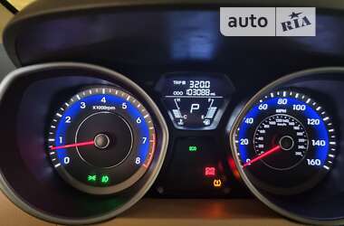 Седан Hyundai Elantra 2012 в Киеве