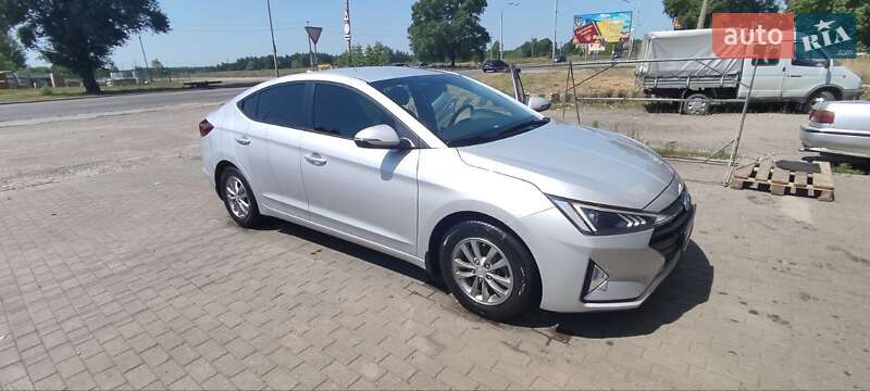 Седан Hyundai Elantra 2019 в 