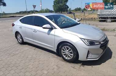 Седан Hyundai Elantra 2019 в 