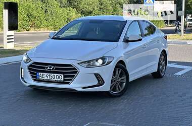 Седан Hyundai Elantra 2016 в Дніпрі